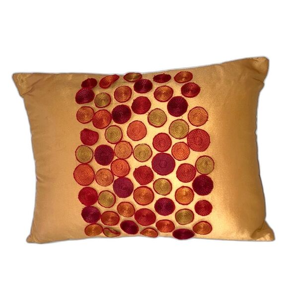 PIER 1 Concentric Circles Applique Decorative Accent Pillow 18 x 12 x 4 inches - Picture 1 of 12